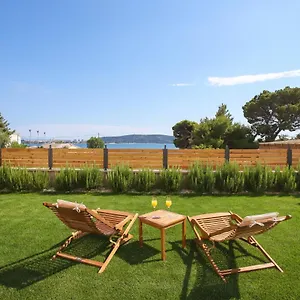 https://apartments-3d-by-the-sea.hotels-in-trogir.com